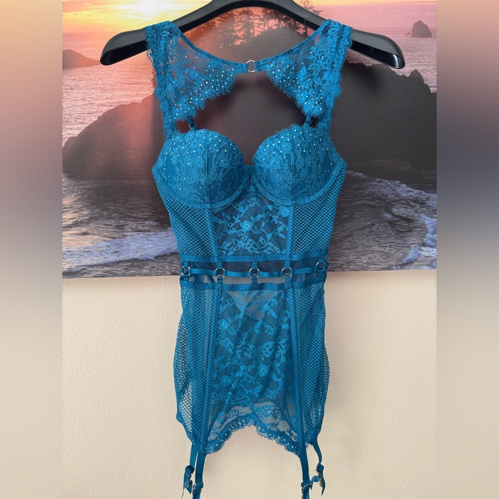 Victoria Secret/ Teal Lace Bustier Lingerie with Garter Straps/34B